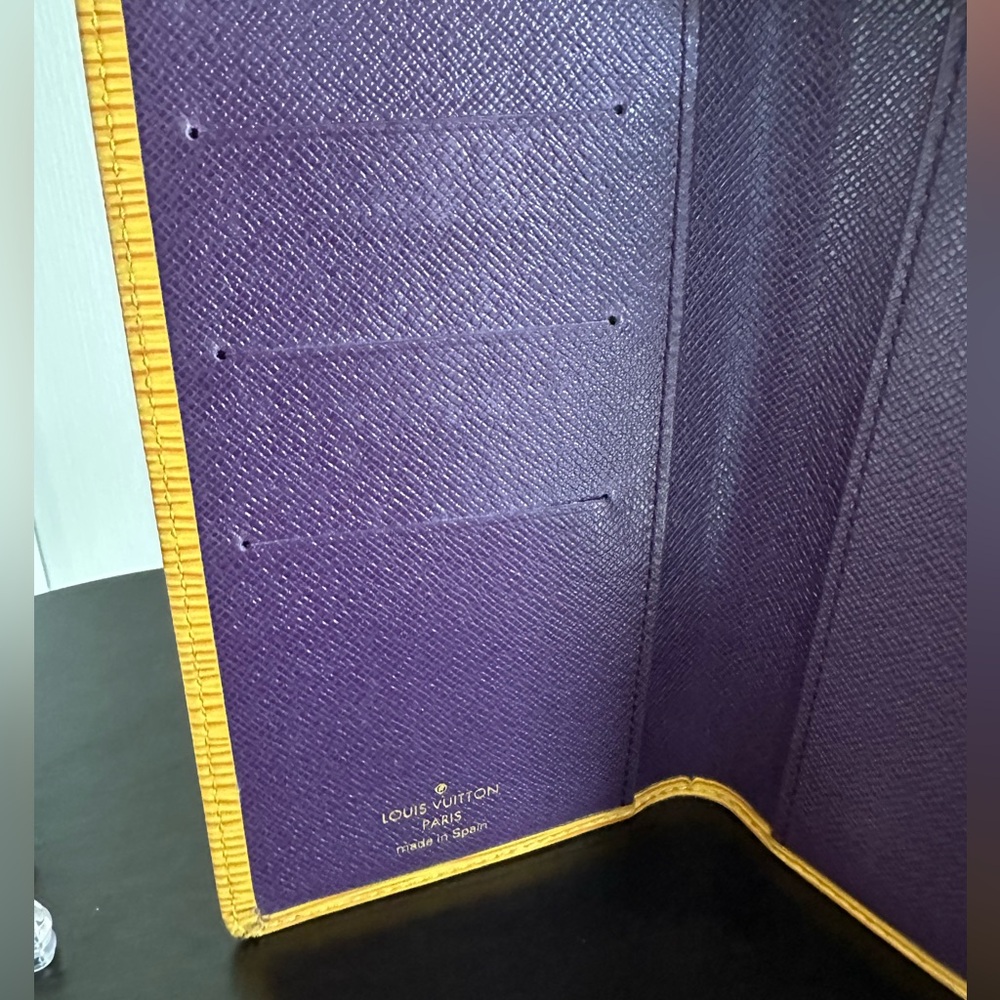 Louis Vuitton Tassil Epi Leather Long Wallet / Checkbook Cover – Authentic – EUC - Picture 10 of 14